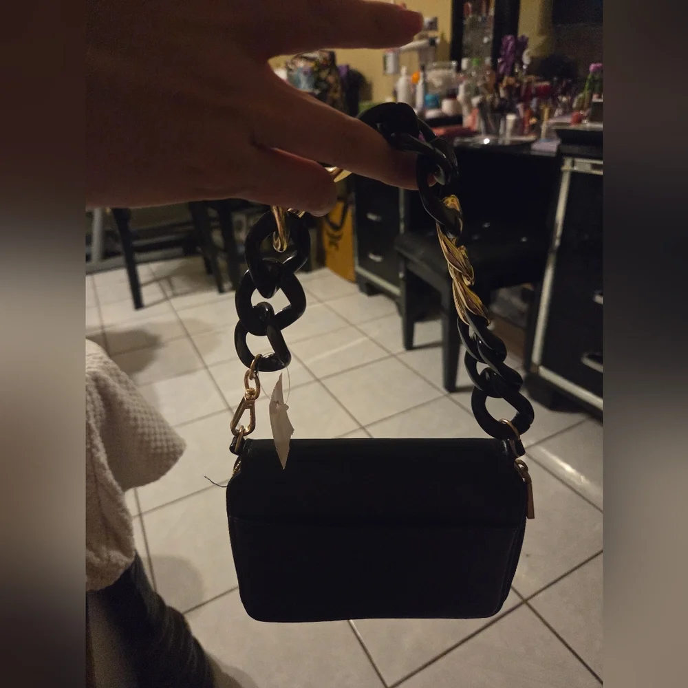 Elegant Black Gold Chain Women's Wallet Wrislet Bag - Picture 6 of 11